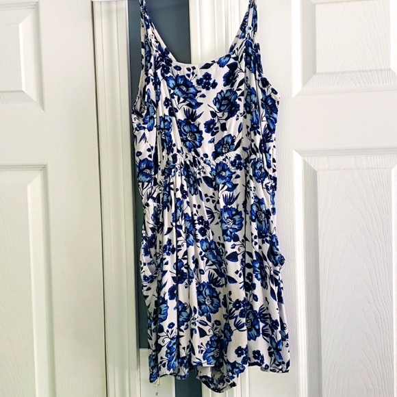 Floral Playsuit, Jumpsuit, Romper Shorts with Adjustable Straps size Women's 10 - Picture 3 of 11